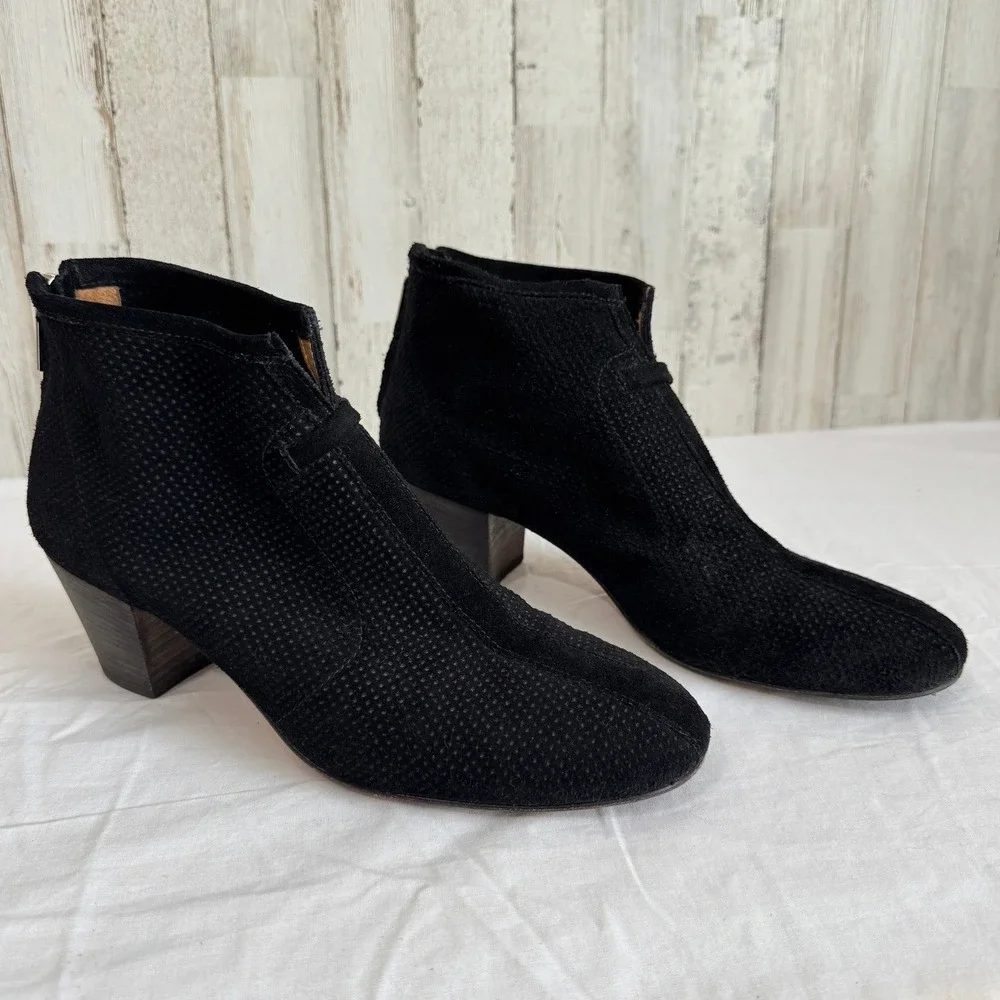 Aquatalia Marvin K Womens 8.5 Black Perforated Suede Block Heel Ankle Booties